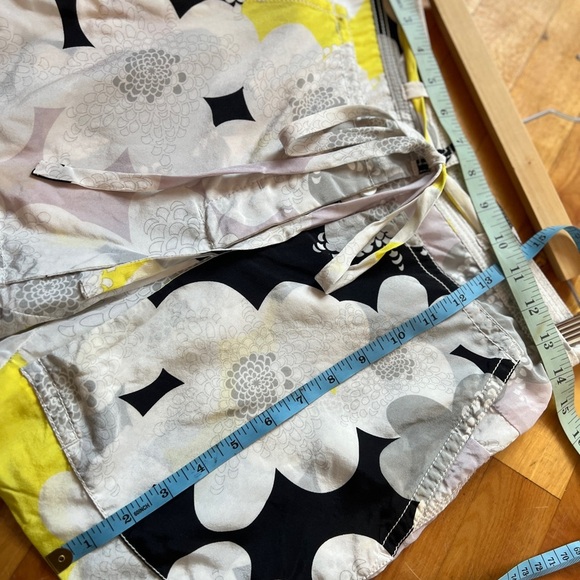 Diane von Furstenberg Floral Silk Shorts 2 - Picture 8 of 16